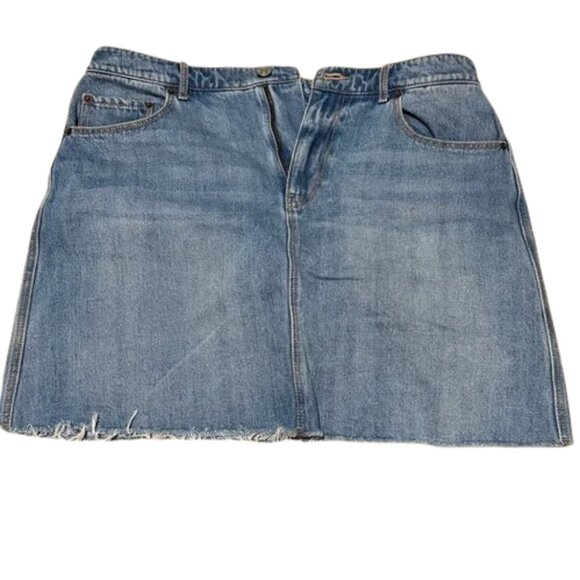 ⭐️ Cute Jean Mini Skirt With Back Pockets (Size 10) - Picture 1 of 3